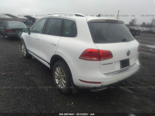 WVGEP9BP0ED008210  volkswagen touareg 2014 IMG 2