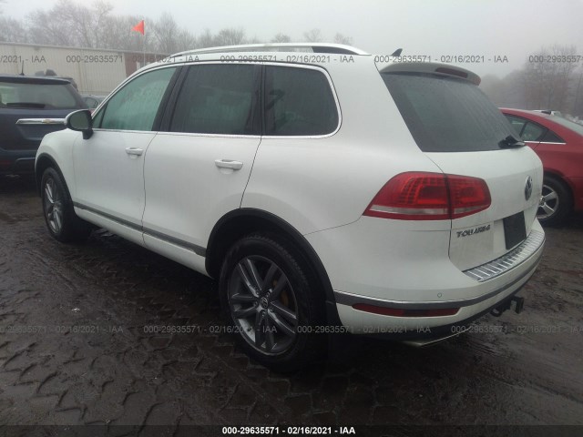 WVGEP9BP0FD001601  volkswagen touareg 2015 IMG 2