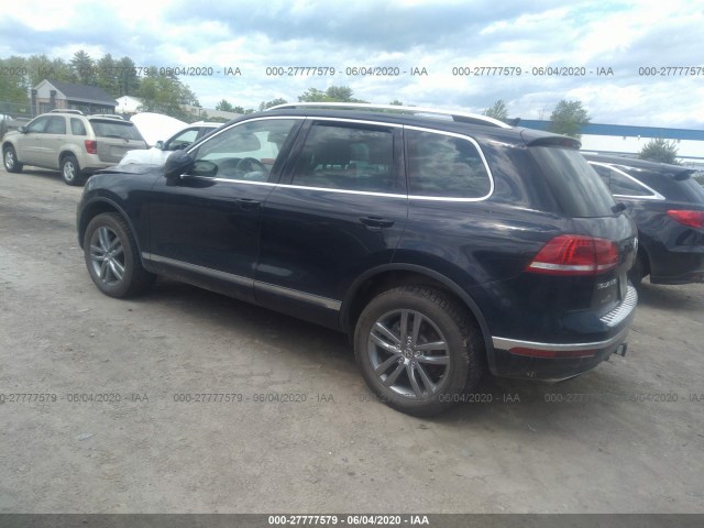 WVGEF9BP1GD010988  volkswagen touareg 2016 IMG 2