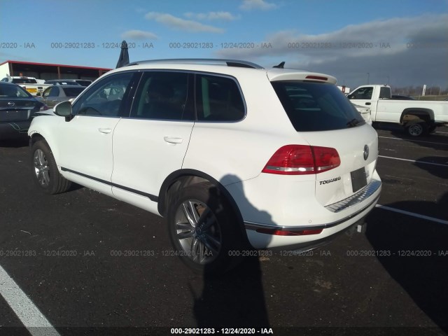 WVGEF9BP4GD001542  volkswagen touareg 2016 IMG 2