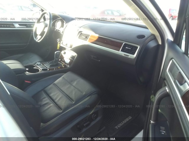 WVGEF9BP4GD001542  volkswagen touareg 2016 IMG 4