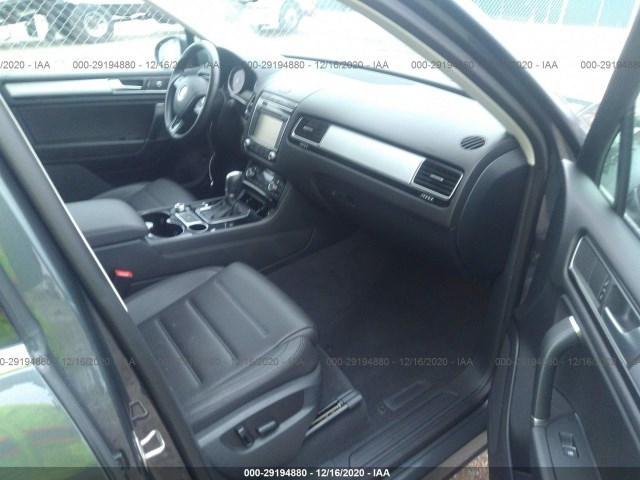 WVGEF9BP4GD003257  volkswagen touareg 2016 IMG 4