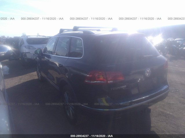 WVGEF9BP8GD011460  volkswagen touareg 2016 IMG 2