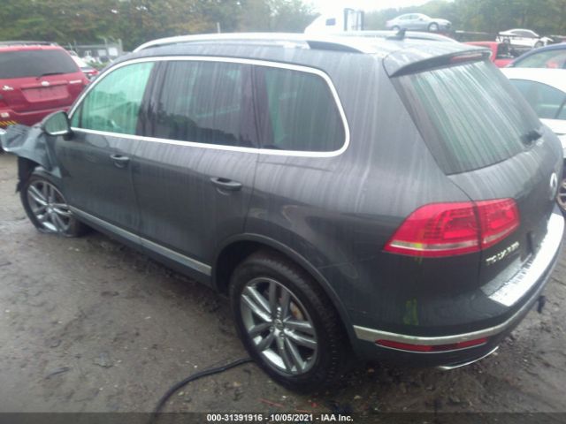 WVGEF9BP9GD008230  volkswagen touareg 2016 IMG 2