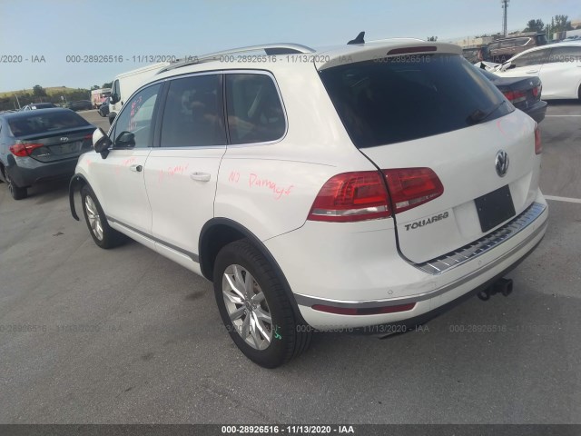 WVGEF9BPXGD011797  volkswagen touareg 2016 IMG 2