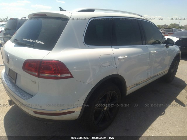 WVGRF7BP6HD000772  volkswagen touareg 2017 IMG 3