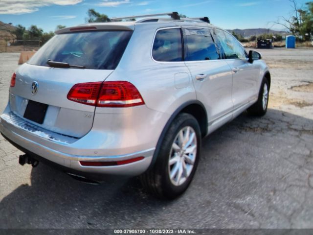 WVGEF7BP4HD001787  volkswagen touareg 2017 IMG 3