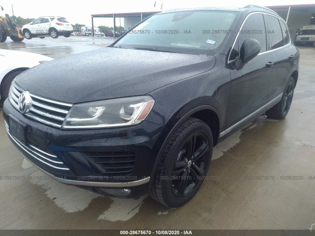 WVGRF7BP3HD004813  volkswagen touareg 2017 IMG 1