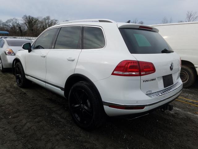 WVGRF7BP8HD005293  volkswagen touareg 2017 IMG 2