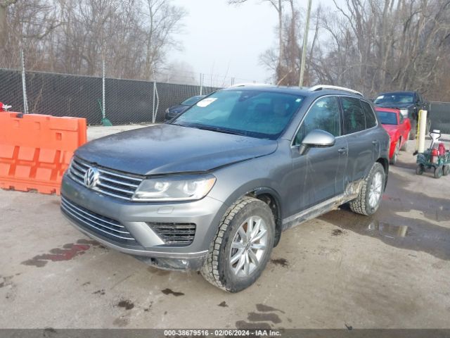 WVGRF7BP9HD006887  volkswagen touareg 2017 IMG 1