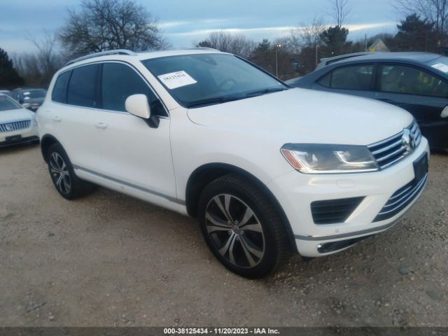 WVGRF7BPXHD004713  volkswagen touareg 2017 IMG 0