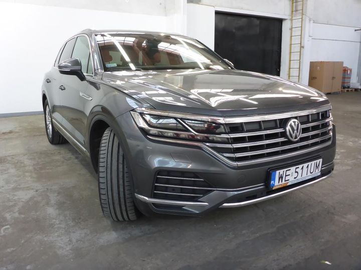 WVGZZZCRZKD006322  volkswagen touareg 2018 IMG 2