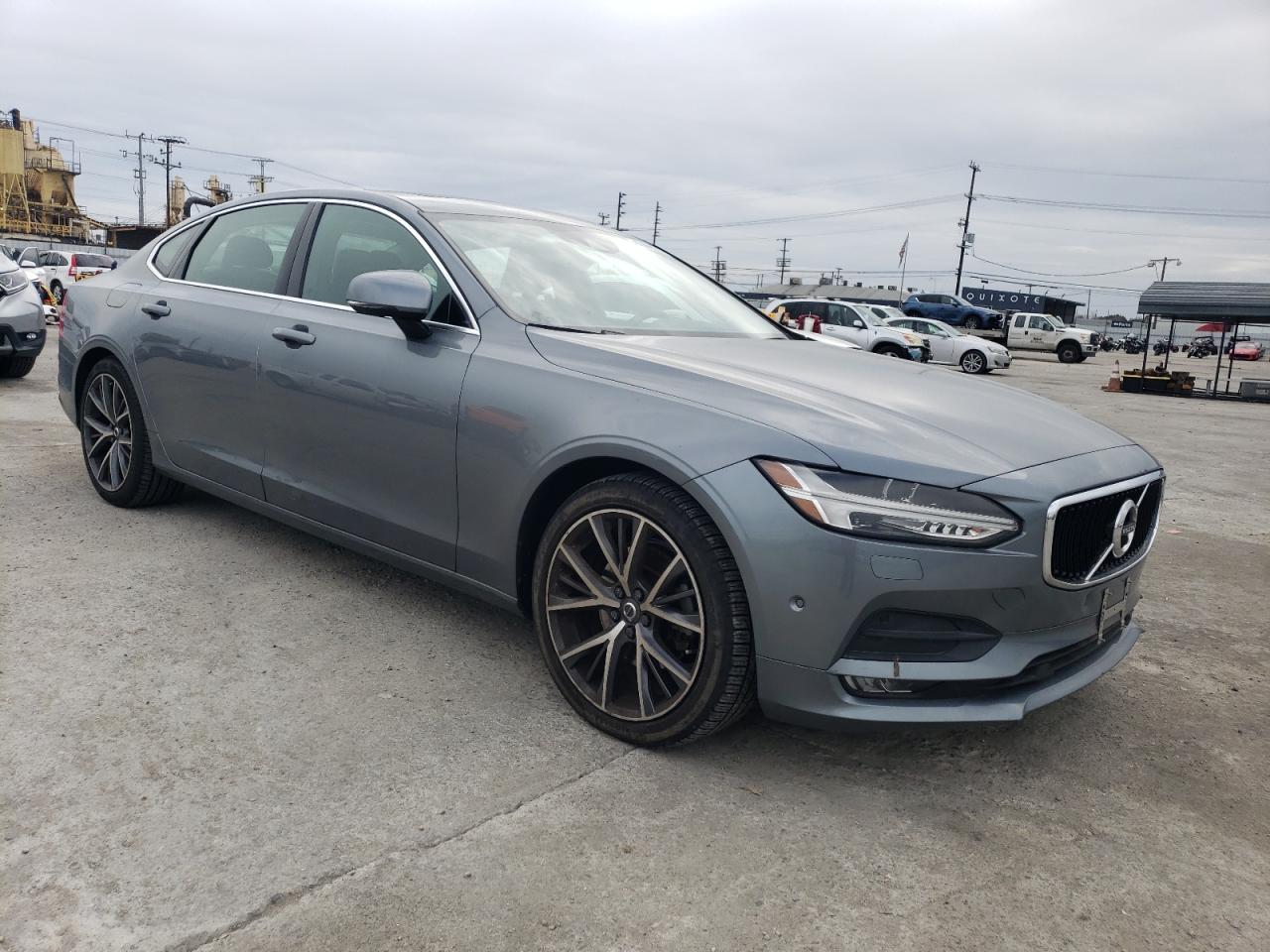 LVY982AK3JP030445  volvo s90 2018 IMG 3