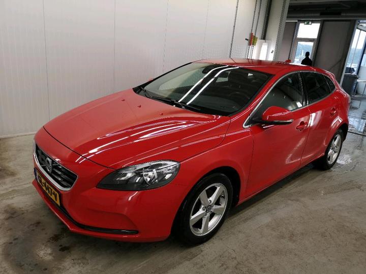 YV1MV7431G2281639  volvo v40 2015 IMG 0