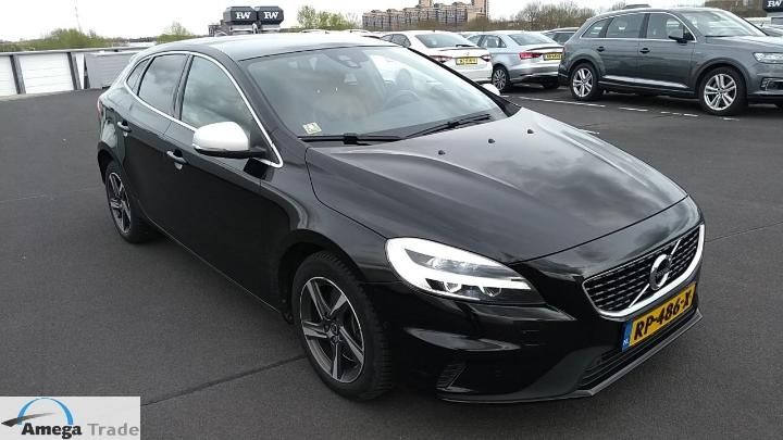 YV1MV7980J2491321  volvo v40 2018 IMG 5