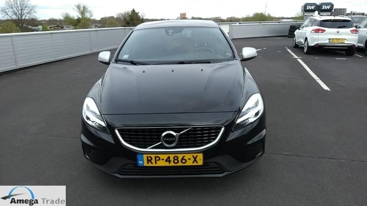 YV1MV7980J2491321  volvo v40 2018 IMG 3