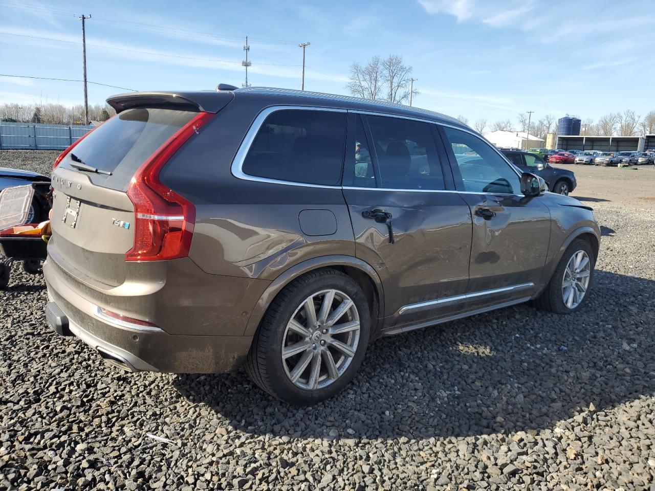 YV4A22PL6H1163281  volvo xc90 2017 IMG 2