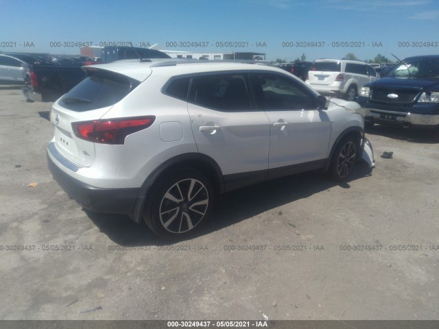 JN1BJ1CPXKW524960  nissan rogue sport 2019 IMG 3