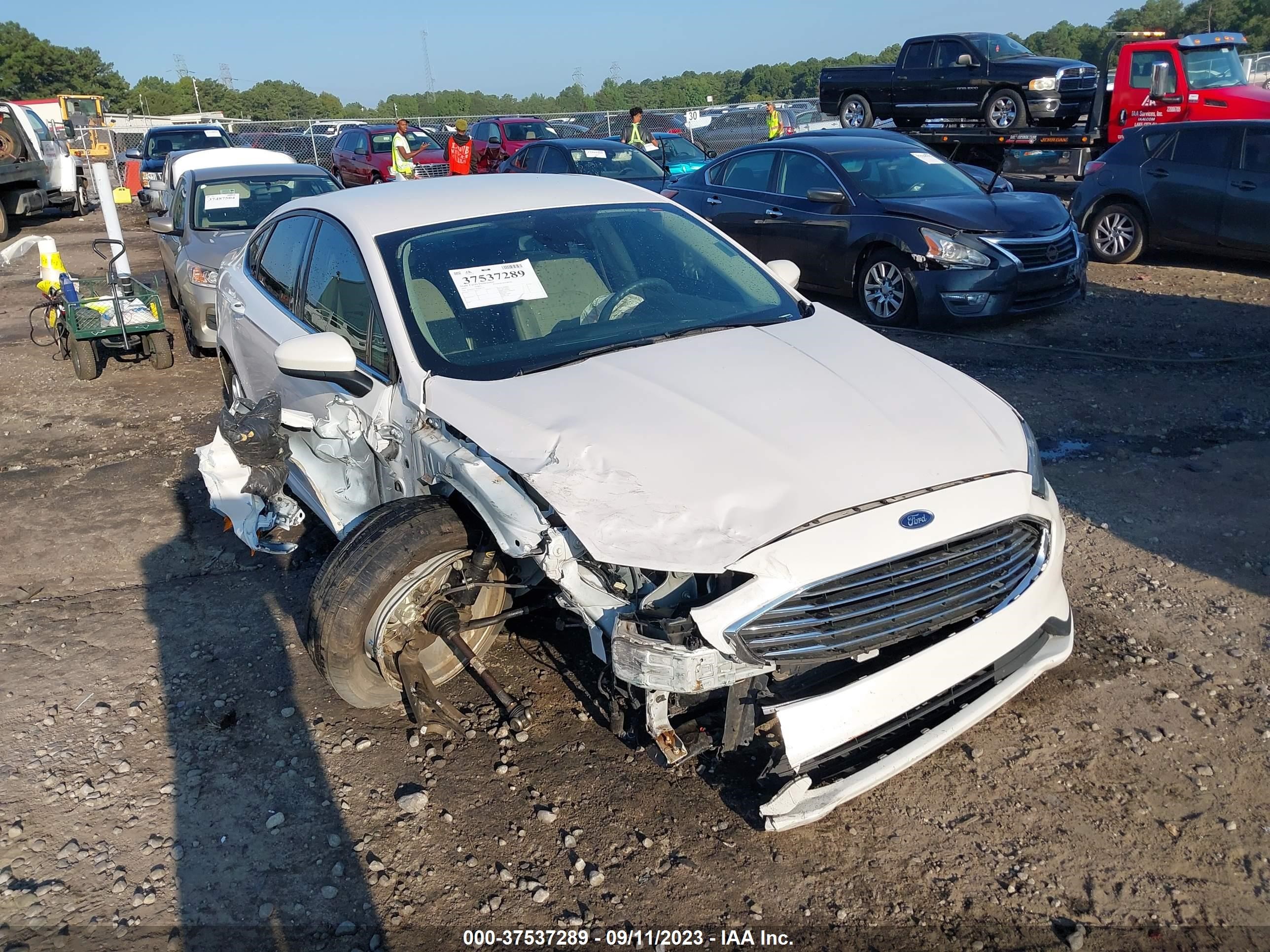 3FA6P0LU3KR267131  ford fusion 2019 IMG 5